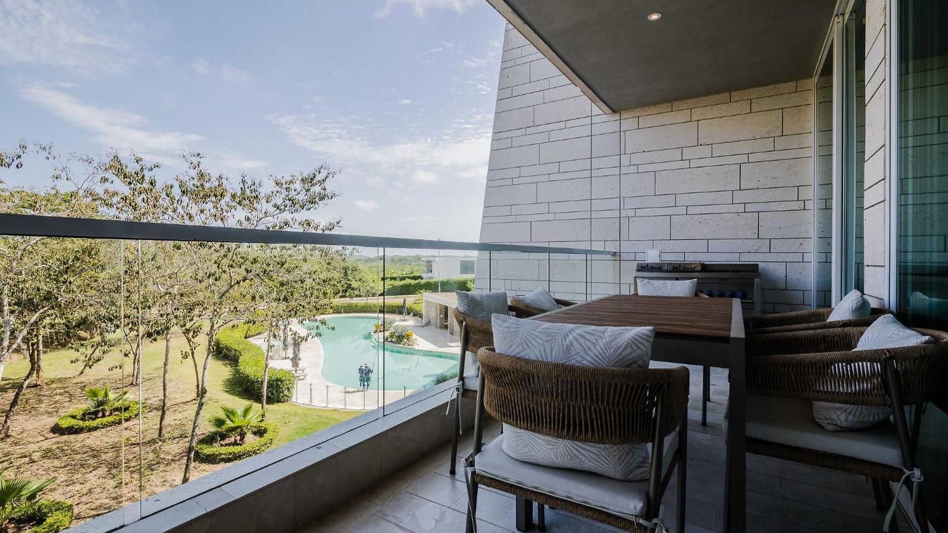 2-br Sea & Pool View In Baru -