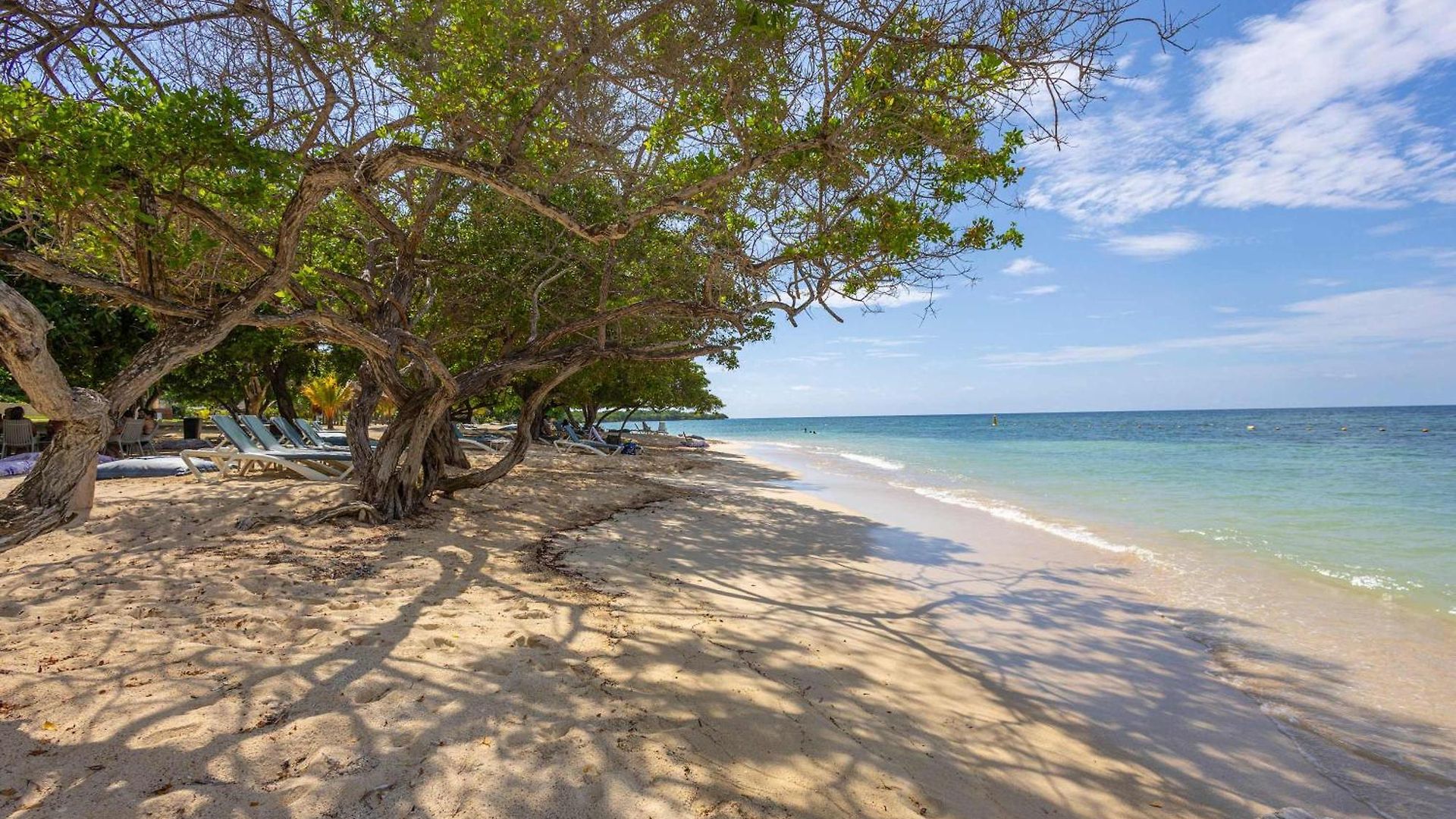 2-br Sea & Pool View In Baru -
